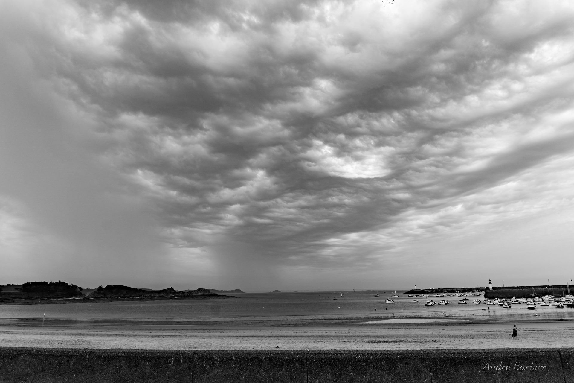 Ciel d'orage sur Erquy (22)