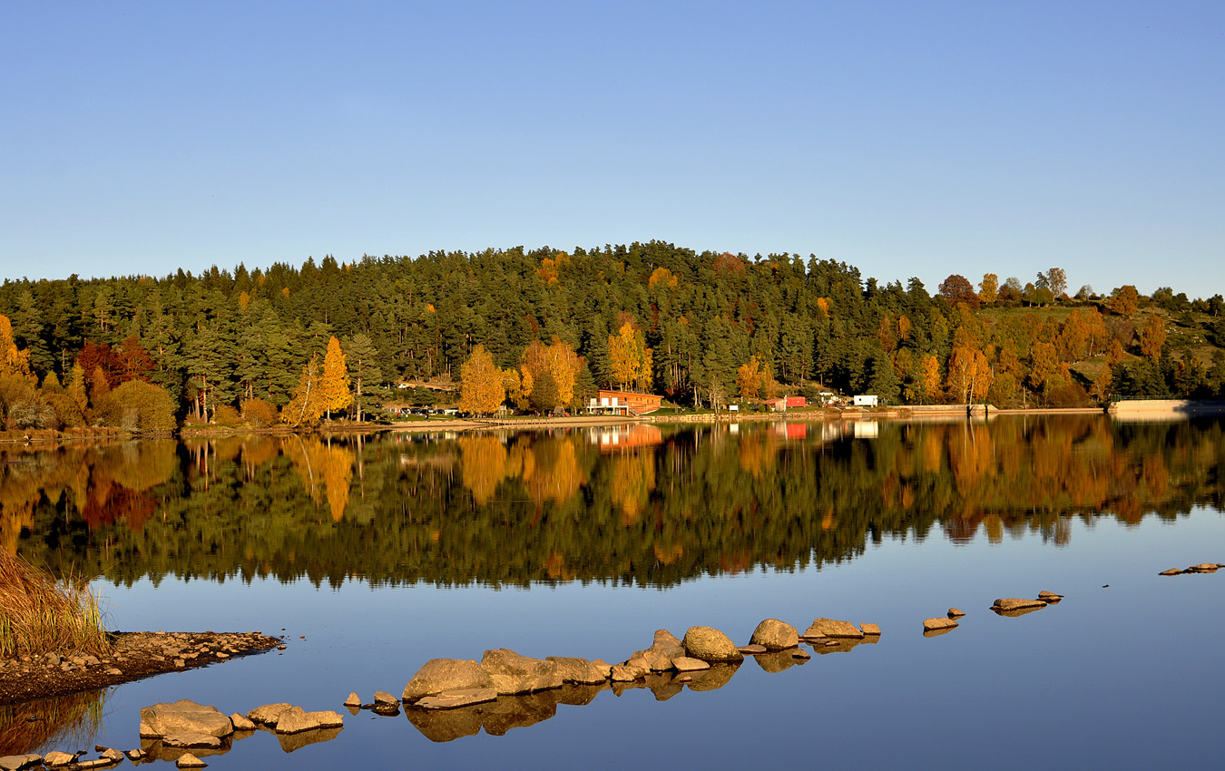 Lac du Moulinet en automne