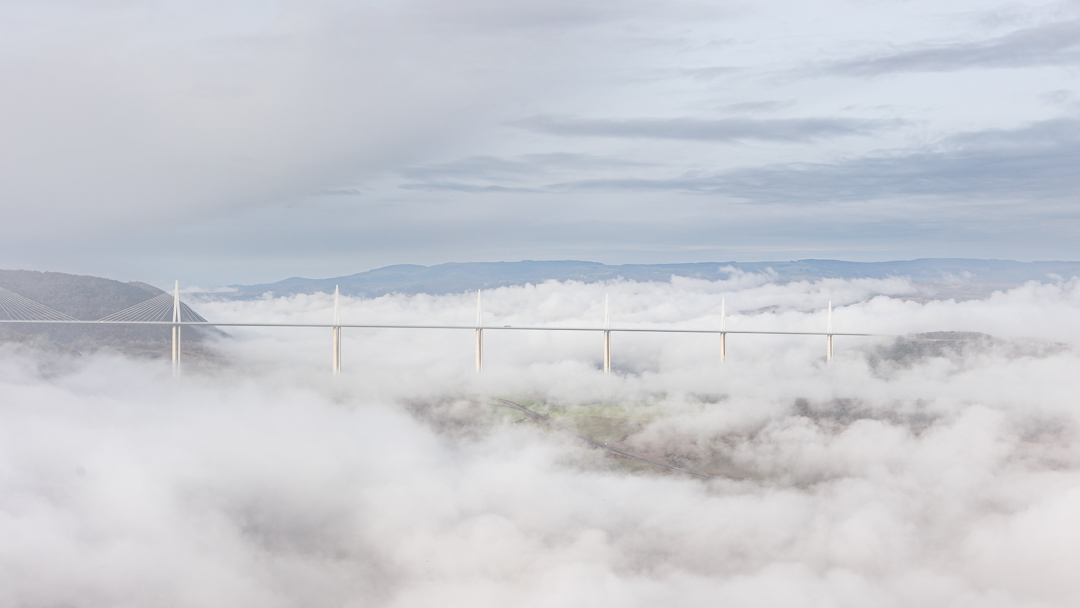 Au dessus de la mer de nuages